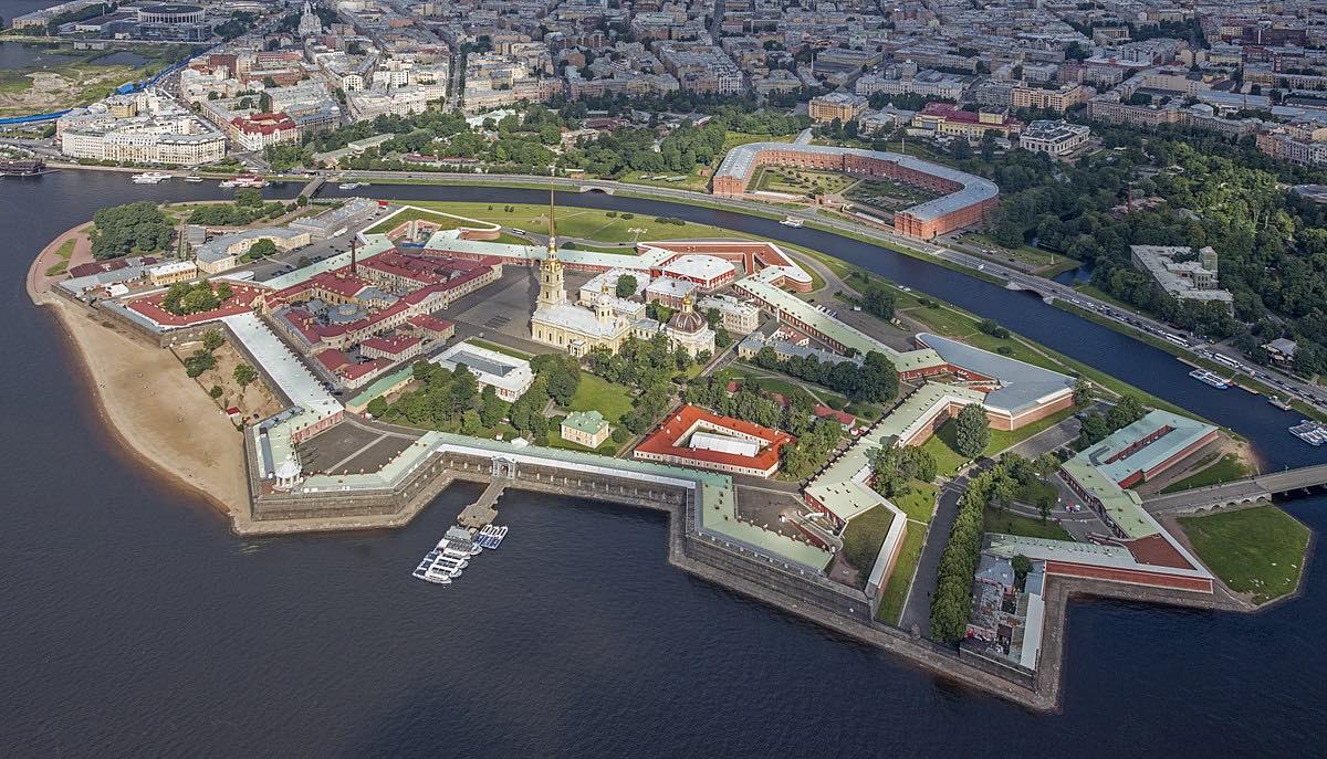 Peter and Paul Fortress in St Petersburg - Featured Image